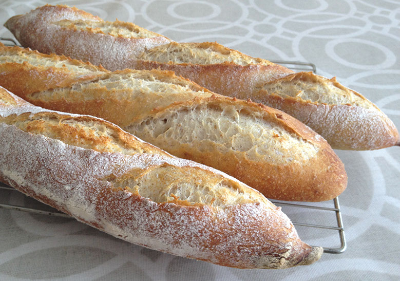 Baguettes cooling. © Martin Belderson