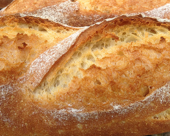 A baguette's grigne - grin. © Martin Belderson